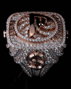 Champion Jewelry Bague Hip Hop en or 18K/22K VVS Lab Diamants Round Cut Hidden Halo IGI Certified pour mariage et fête - Product Image 2