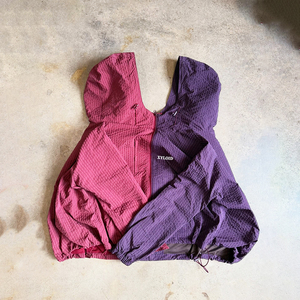 Veste décontractée streetwear, fabricant sur mesure, doublure polaire, à capuche, légère, à carreaux, entièrement zippée, coupe-vent - Product Image 2