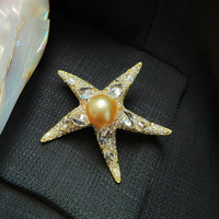 Broche de créateur unisexe en laiton plaqué or avec étoile de mer et perle d'eau douce, bijou de luxe tendance, cadeau pour femmes et enfants, idéal pour les fêtes