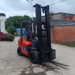 รถยกโตโยต้ามือสองจากญี่ปุ่น รุ่น FD30 ใช้แก๊ส LPG ความจุ 3 ตัน มีสินค้าในสต็อก - Product Image 2