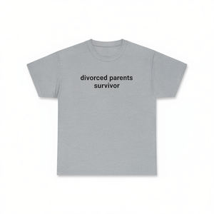 Maglietta Divorced Parents Survivor unisex per adulti, manica corta, girocollo, stampata serigrafica - Product Image 2