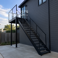 Escalier extérieur en acier de style industriel moderne pour résidence de jardin, conception usine