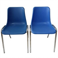 Chaise en plastique connectable avec pieds en métal pour location de salles d'événements et fêtes