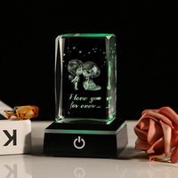 Lampe de nuit en cristal carrée gravée au laser 3D personnalisée avec base éclairée au toucher pour cadeaux ou ornements