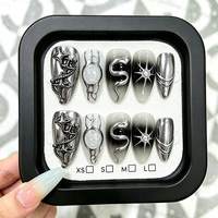Vente en gros de faux ongles de luxe faits à la main avec boîte d'emballage acrylique au design personnalisé, autocollants pour ongles OEM/ODM, ongles à presser