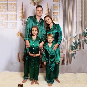 Erwachsene Kinder Baby Weihnachten Langarm Seide Satin Rot und Grün Gemütliche Männer Frauen Solid Matte Satin Pyjamas - Product Image 4