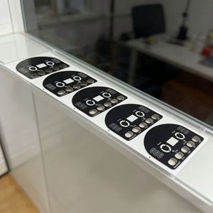 ปรับแต่งรูปทรง ขนาด แผงพีซีใดๆ ได้ พร้อมแผงสัมผัสอะคริลิคซิลค์สกรีน - Product Image 2