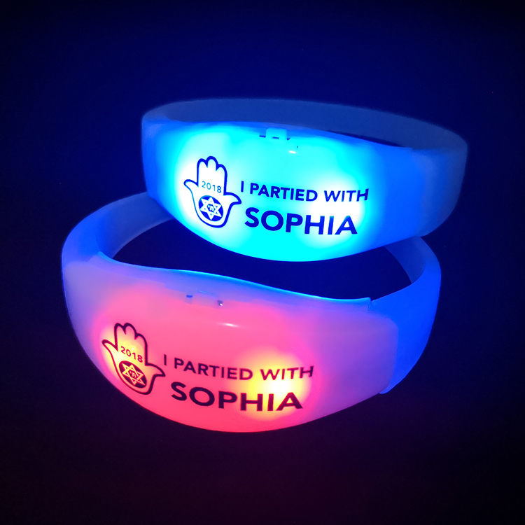 Pulseira LED com iluminação remota personalizada para festas, dispositivo com brilho e luz LED com som de música ativado por voz