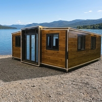 Maison Modulaire Préfabriquée Extensible Conteneurisée Effet Bois Cadre Acier Cabane de Vacances en Bord de Lac Glamping Vente en Gros Usine