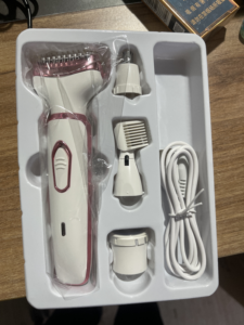 Ensemble de rasoirs corporels <span class=keywords><strong>pour</strong></span> femmes, <span class=keywords><strong>rasoir</strong></span> électrique rechargeable portable indolore 4 en 1 <span class=keywords><strong>pour</strong></span> le nez, les sourcils, la barbe, la <span class=keywords><strong>moustache</strong></span>, les aisselles - Product Image 5