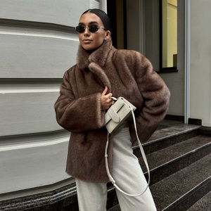 Cappotto in Finta Pelliccia di <span class=keywords><strong>Visone</strong></span> Tinto e Tessuto, Lunghezza Media, Colletto Blazer, Spesso e Caldo, Ecologico, Vendita all'Ingrosso - Product Image 6