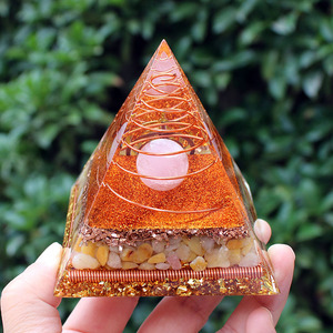 Pyramide en résine époxy avec cristal, ornement de bureau, boule rose 7-impulsions, décoration d'intérieur, cadeau - Product Image 4