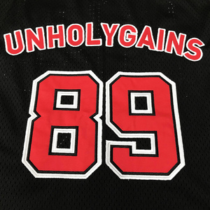 Chemises de basket-ball personnalisées avec broderie en maille par sublimation, maillot de basket-ball classique noir rouge - Product Image 5