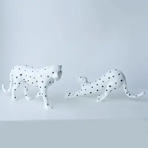 Modern Luxury Black And White Wave Dot Leopard Resin Animal Sculpture Minimalist Home Living Room Desktop Decoration