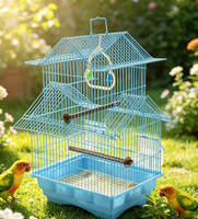 Cage à oiseaux en métal durable avec toit à plusieurs pignons, poignée de levage, jouet balançoire cloche, perchoirs en bois, plateau en plastique, portable intérieur/extérieur