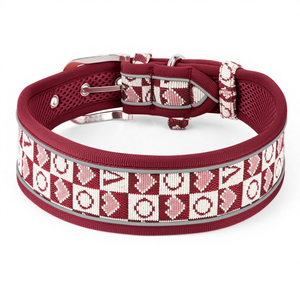 طوق كلاب قابل للتعديل للعطلات، مصنوع من النايلون المتين مع إبزيم سريع التحرير، نمط قلوب لعيد الحب باللونين الأحمر والأسود - Product Image 2