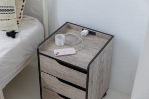 Mesita de noche moderna de tres capas, cajones, tablero de partículas, Taiwán, China, recién llegado, vendedor caliente, venta de fábrica, mesitas de noche para dormitorio - Product Image 5