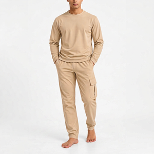 Conjunto Deportivo de 2 Piezas para Hombre, Ligero y Transpirable, con Diseño de Puntos y Logotipo Frontal, Ropa Deportiva Personalizada, Estilo Casual - Product Image 1