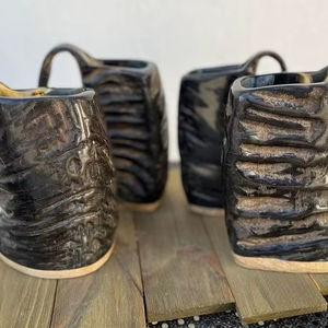 Corne à boire viking de style animalier, élégante et antique, avec deux tons de couleur, imperméable, forme naturelle, gravure artisanale personnalisée - Product Image 1