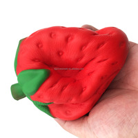 Vente en gros de mousse fraise balle anti-stress souple en PU fruit soulagement de l'anxiété jouet à presser commande en gros