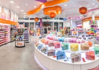 Modernes Individuelles Süßwarengeschäft-Design |   Einzigartige Snack-Präsentationsregale Maßgeschneiderte Inneneinrichtungslösungen Süßwarengeschäft-Innendesign