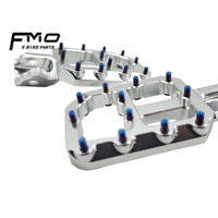 FMO Eigenständig Entwickelt und Hergestellt, Aluminium-Legierung Fußrasten Kompatibel mit Surron Light Bee 2 Schneller Versand, Laser-Logo.