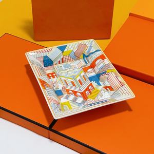 Cenicero de Cerámica de Estilo Europeo para Escritorio, Diseño Cuadrado de Gran Diámetro con Cuatro Ranuras y Base Antideslizante, Ideal para Regalo, Hogar o Restaurante - Product Image 3