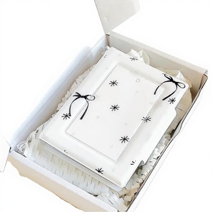 Cadre <span class=keywords><strong>photo</strong></span> <span class=keywords><strong>carré</strong></span> portable noir en PU écologique avec nœud papillon, album à cartes à grille unique, impression numérique 4 couleurs, petit format très tendance - Product Image 4