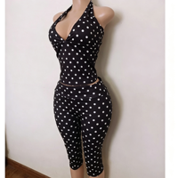Nouvel ensemble 2026 personnalisé de vêtements Y2K colorés à pois pour femme : haut licou et legging capri pour le yoga (deux pièces)