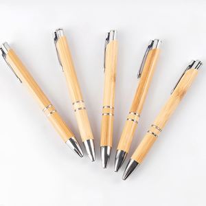 Stylo bille promotionnel personnalisé de haute qualité avec logo, en bois de bambou recyclé, largeur d'écriture 1,0 mm, corps inspiré des animaux - Product Image 2