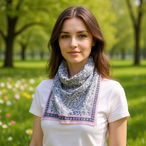 Foulard Quadrato 70x70Cm con Motivo Paisley, Accessorio di Moda per Donne - Product Image 3