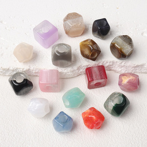 Nouveau modèle de bracelet fait main en perles carrées en résine, petit pendentif, breloque, accessoires, ornement à suspendre enfilé de perles - Product Image 4