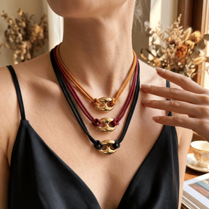 Collana con Ciondolo a Naso di Maiale di Design, Placcata in Oro 18k, Catena con Cordino Colorato, Set di Gioielli per Donne - Product Image 3