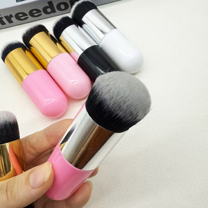 Round <b>Foundation</b> Highlight Makeup Brush Loose Powder Fan Brush for Face Concealer - Product Image 3