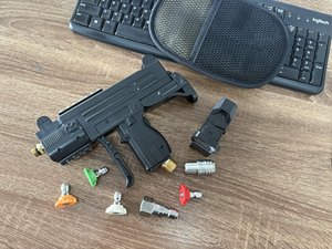 Pistolet à Eau de <span class=keywords><strong>Lavage</strong></span> de Voiture Jouet, Imitation Mitraillette et Fusil Automatique, Pression 3/8 pour <span class=keywords><strong>Lavage</strong></span> Auto, avec 4 Buses et Gants - Product Image 3