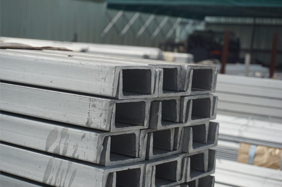 C4 X 4.5 X 20 steel channel