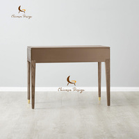 Console de salon moderne haut de gamme en parquet avec tiroirs, embouts en laiton, bois de noyer, écologique