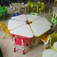 Tables et chaises de lecture pour enfants en plastique Triangle à la mode pour l'école