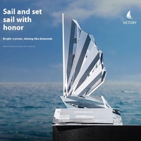 Trophée de voile en cristal de 40mm sur mesure Médaille en forme de bateau à aile en verre créative pour enfants Cadeau de gravure sculpté en forme spéciale