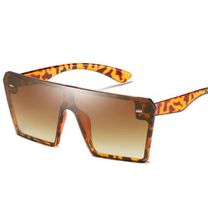 Gafas de Sol Cuadradas Extra Grandes con Logotipo Personalizado, Novedades de Moda, Gafas de Sol de Gran Tamaño con Degradado para Mujer, Protección UV400 - Product Image 4