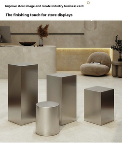 ชั้นวางรองเท้าและกระเป๋าสแตนเลสสำหรับร้านขายเสื้อผ้า: แท่นวางกลางและแท่นวางสำหรับร้านค้าของผู้ซื้อ - Product Image 6