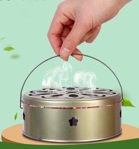Porta spirale antizanzare in ferro portatile, rialzato e profondo, per interni, con coperchio e vassoio, ignifugo, per uso domestico, per spirali antizanzare e aromaterapia, con decorazioni in rilievo - Product Image 3