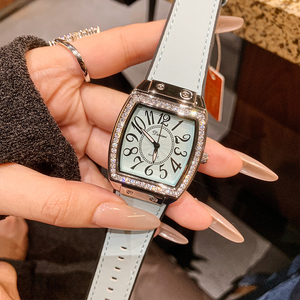 Reloj de Cuarzo con Correa de Silicona y Borde de Diamantes de Imitación, Esfera Cuadrada con Números Arábigos para Mujer, Reloj de Pulsera Sencillo y Elegante para Dama - Product Image 3