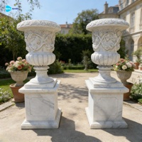 Vases en marbre blanc pour jardin extérieur, urnes à fleurs personnalisées avec sculpture sur pierre (motifs humains et floraux) - Prix de gros