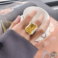 Bague pavée luxueuse : 15*20 mm, diamants fantaisie simulés à haute teneur en carbone en laiton (jaune/bleu royal/rose/rouge)