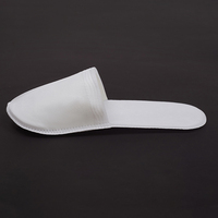 Pantoufles Hôtelières Jetables Confortables à Semelle Non Tissée Noire et Blanche, Écologiques et Fabriquées en Machine Directement d'Usine