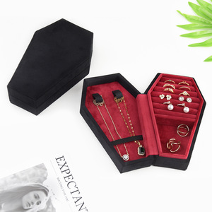 Boîte à bijoux hexagonale en velours faite à la main - Élégant organiseur de voyage pour colliers et bagues avec emballage cadeau à motif uni - Product Image 5