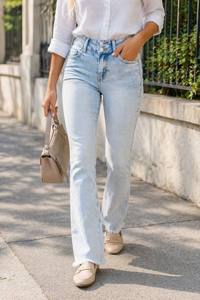 Jean pour femme taille haute à double boutonnage, bleu glace délavé, coupe slim évasée bootcut, longueur intégrale, style décontracté, urbain et vintage - Product Image 2