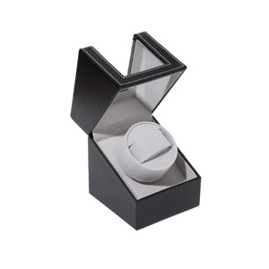 Boîte <span class=keywords><strong>automatique</strong></span> de remontages de montres en cuir PU à <span class=keywords><strong>prix</strong></span> bon marché d'usine pour remontoirs de montres simples mallette de rangement d'emballage alimentée par batterie - Product Image 3