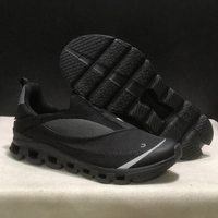 Chaussures de course ultra-légères et respirantes personnalisées pour hommes et femmes, idéales pour les activités de plein air, le sport décontracté et la mode hivernale.